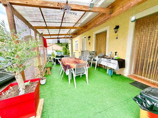 VILLA PLAIN-PIED LUMINEUX AVEC JARDIN ET GARAGE - QUARTIER CALME