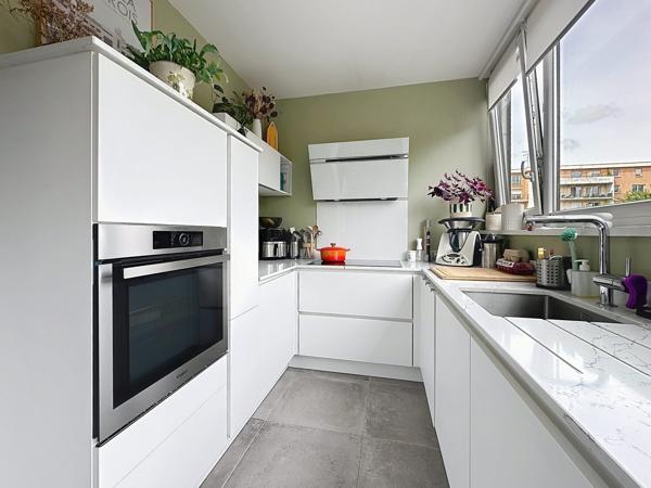 BEL APPARTEMENT SECTEUR MACAMPAGNE