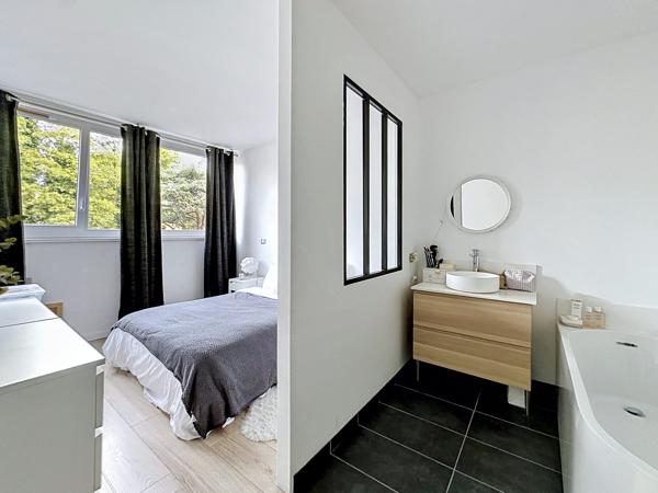 BEL APPARTEMENT SECTEUR MACAMPAGNE