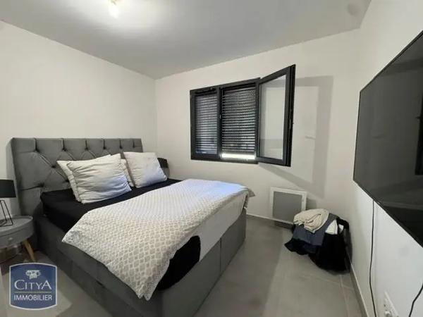 Appartement à louer 4 pièces 86.99m² Sérignan (34410)
