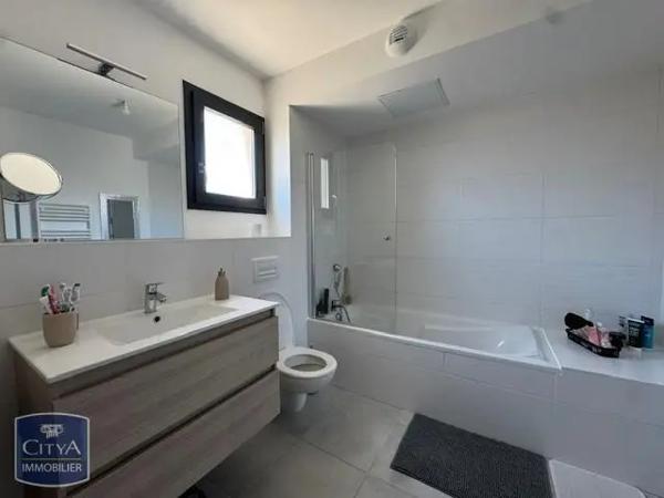 Appartement à louer 4 pièces 86.99m² Sérignan (34410)