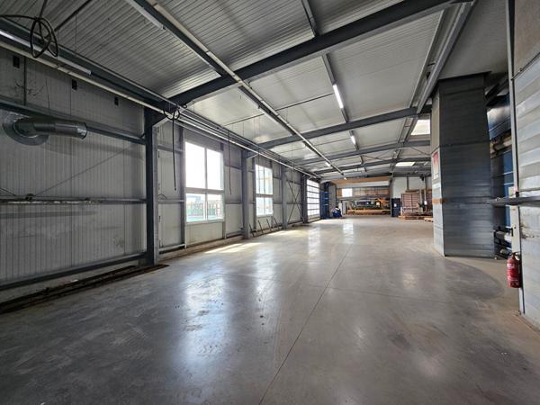 A LOUER - Entrepot / Local d'activité 542 m² - Montaigu Vendee