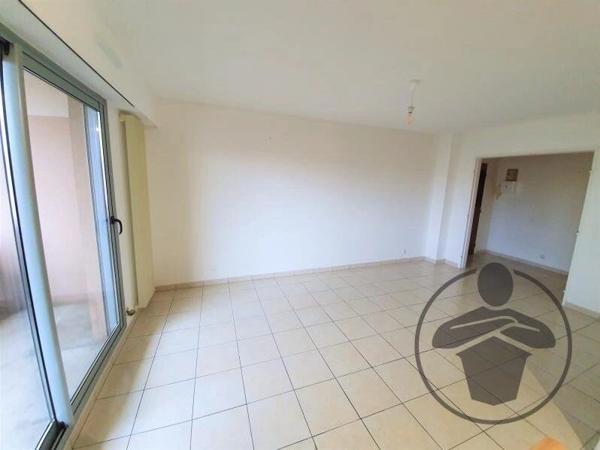 Location                                                      Duplex
                        
                     4 pièces                      82 m2                     à Lagny-sur-Marne