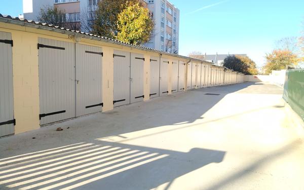 Stationnement à louer
