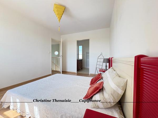 VILLA D'EXCEPTION Pièces spacieuses, 4 chambres, 3 salles de bains, 3 wc, Piscine privée  COEX (85)