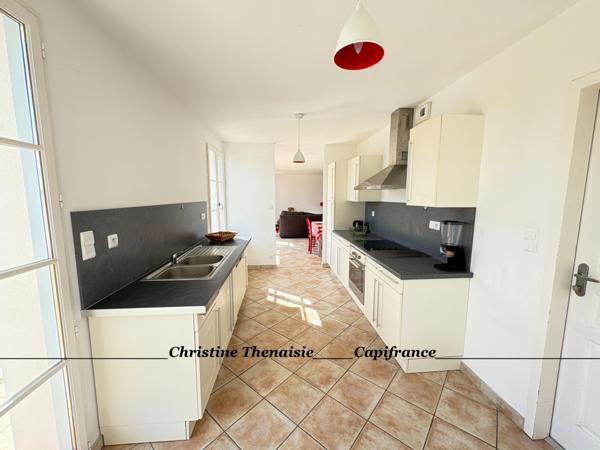 VILLA D'EXCEPTION Pièces spacieuses, 4 chambres, 3 salles de bains, 3 wc, Piscine privée  COEX (85)
