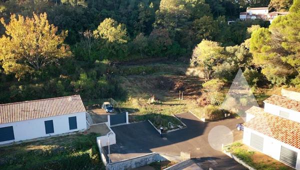 Terrain 806 m2