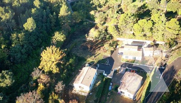 Terrain 806 m2