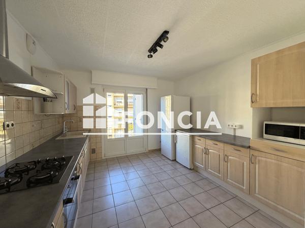 Location Appartement meublé 4 pièces 76.7 m² - 28 RUE DE LONDRES Colmar 68000