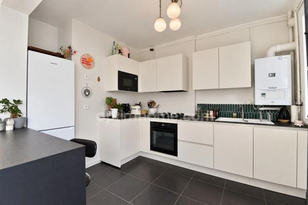 T2 rénové 58 m² - Petite copro, terrasse au calme & garage privatif - MARCQ EN BAROEUL