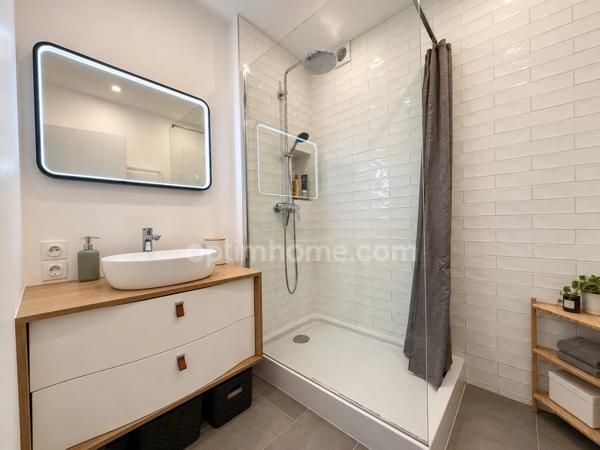 T2 rénové 58 m² - Petite copro, terrasse au calme & garage privatif - MARCQ EN BAROEUL