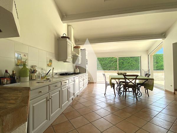 Maison 11 pièces 349 m2