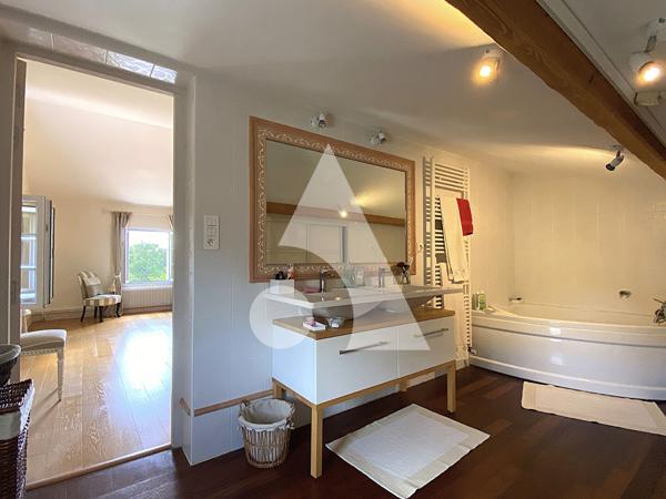 Maison 11 pièces 349 m2