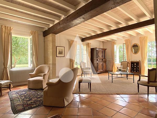 Maison 11 pièces 349 m2