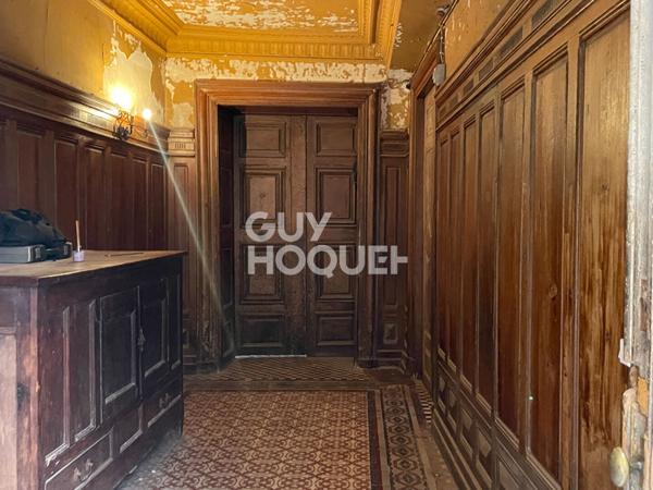 Narbonne, ensemble immobilier en pierre à rénover