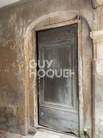 Narbonne, ensemble immobilier en pierre à rénover