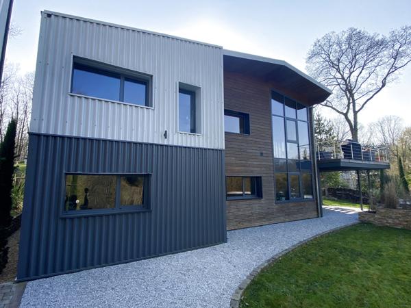 Chaudon (28210) Propriété d’exception – Maison d’architecte – 300 m² – Parc boisé 5 600 m² – Piscine – Domaine recherché