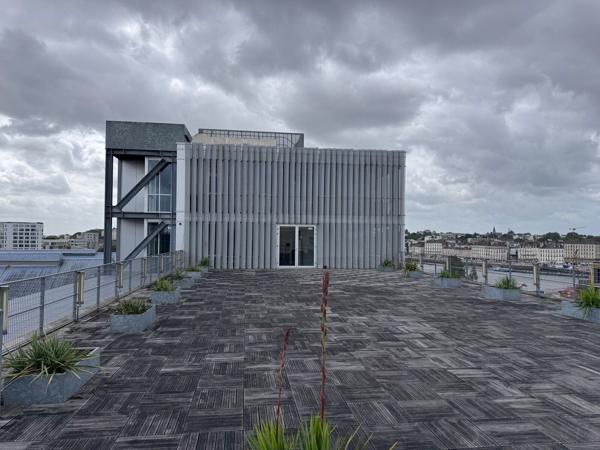 Bureaux à louer à Nantes grande terrasse privative quartier de la création