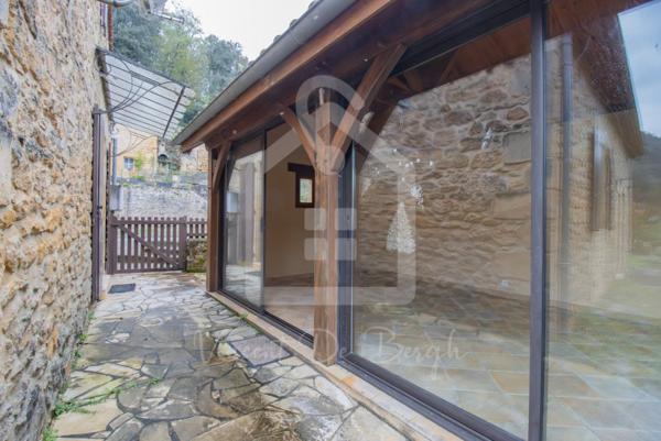 Baisse de Prix ! Maison en Pierre avec petit Jardin  À Deux Pas du Lac  Nouveau Prix