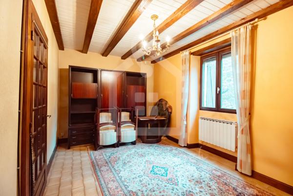 Baisse de Prix ! Maison en Pierre avec petit Jardin  À Deux Pas du Lac  Nouveau Prix