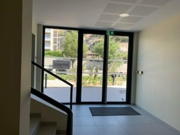 Bureaux neufs à louer à Avignon Agroparc avec parking privatif sécurisé