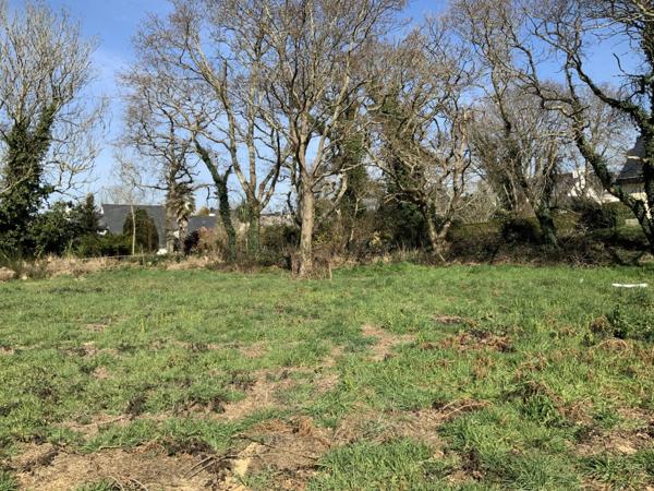 Un terrain constructible à proximité des plages du Cabellou