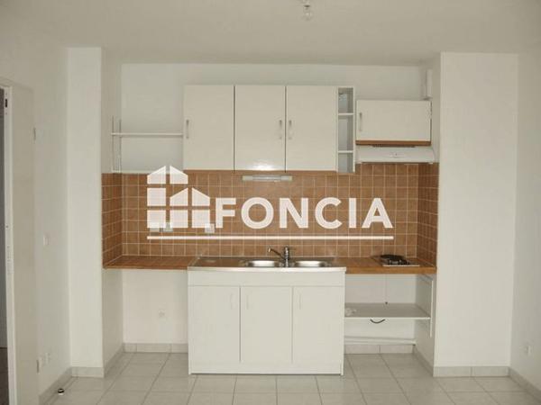 Location Appartement 2 pièces 37 m² - 24 RUE ALBERT LONDRES Echirolles 38130