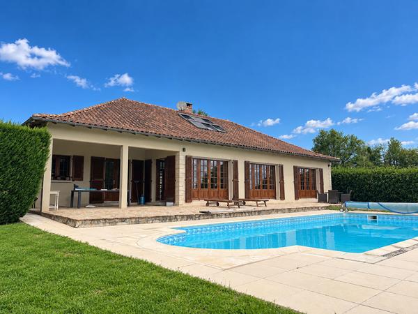 Villa 3 chambres sur un grand parc avec vue, endroit calme Vayres