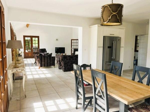 Villa 3 chambres sur un grand parc avec vue, endroit calme Vayres