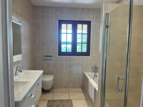 Villa 3 chambres sur un grand parc avec vue, endroit calme Vayres