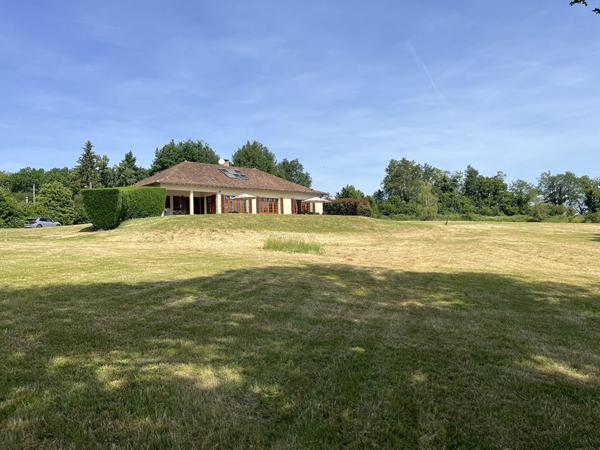 Villa 3 chambres sur un grand parc avec vue, endroit calme Vayres