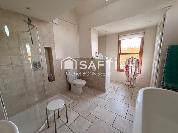 Belle maison coup de cœur avec un parc exceptionnel