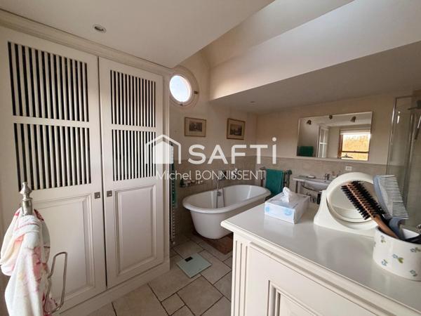 Belle maison coup de cœur avec un parc exceptionnel