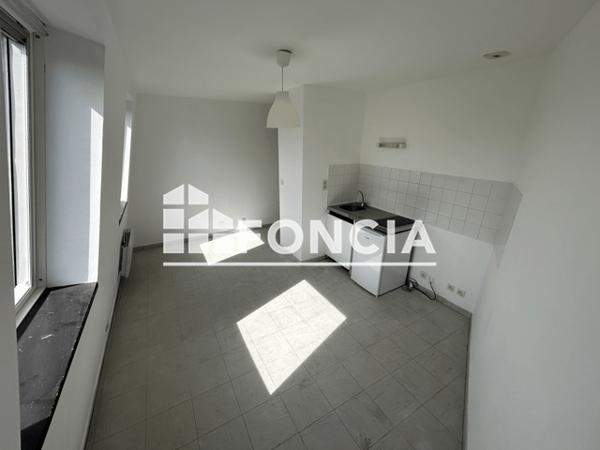 Location Studio 21.85 m² - 76-78 RUE DE MONTBERNAGE Poitiers 86000