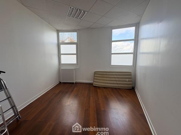 Bureaux 270 m² à Barentin 76360