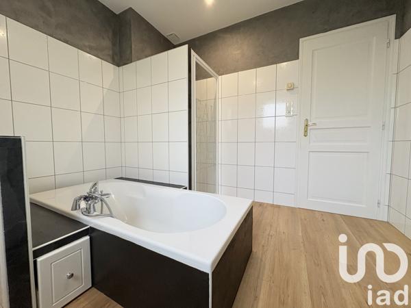 Maison à vendre 6 pièces 112 m² Sainte-Marie-aux-Chênes