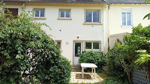 Location                                                      Appartement
                        
                     1 pièces                      11 m2                     à Angers