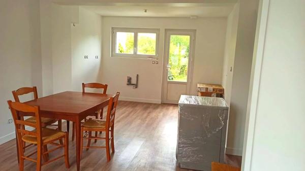 Location                                                      Appartement
                        
                     1 pièces                      11 m2                     à Angers