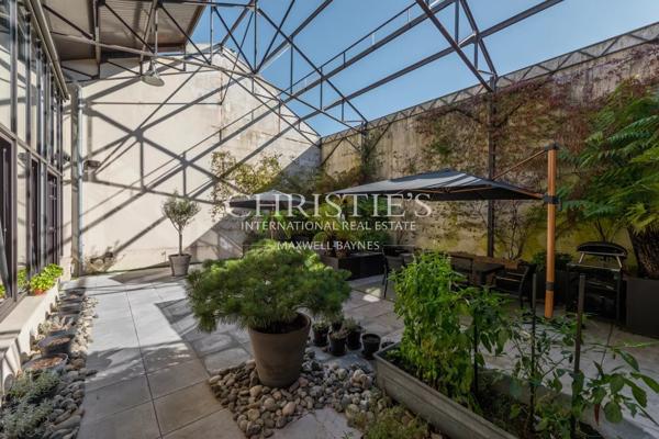 Exceptionnel loft contemporain, lumineux et ouvert sur une magnifique terrasse, au cœur de Bordeaux Bastide.