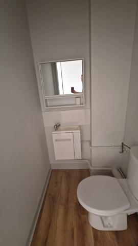 Appartement F3 duplex rénové 2 parkings privatifs environnement privilégié