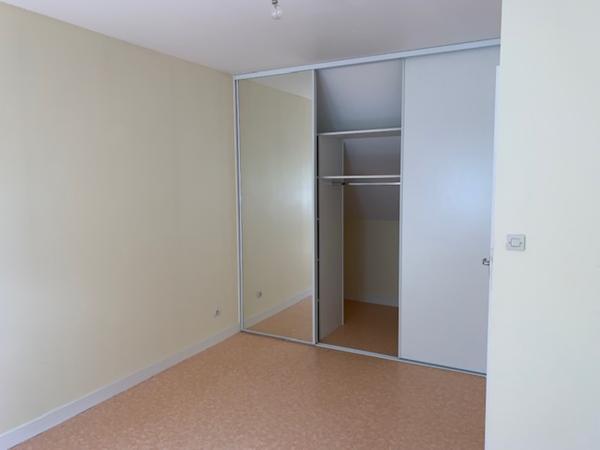 Maison
                                                                                                                                                                                                                                                                                                                        6 pièce(s)                                                                                                                                                                                                          4 chambre(s)                                                                                                                                                                                                          103  m²