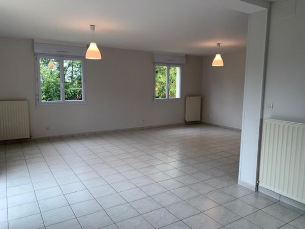 Maison
                                                                                                                                                                                                                                                                                                                        6 pièce(s)                                                                                                                                                                                                          4 chambre(s)                                                                                                                                                                                                          103  m²