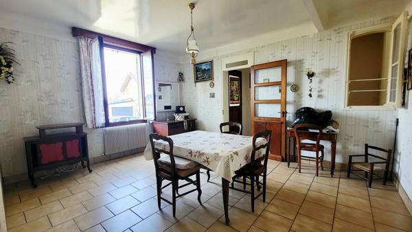 70m² - 3ch -Jardin 214m² - garage double - Cave 24m²