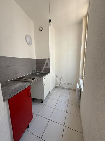 Studio centre ville de SAINTES, 20 m2.