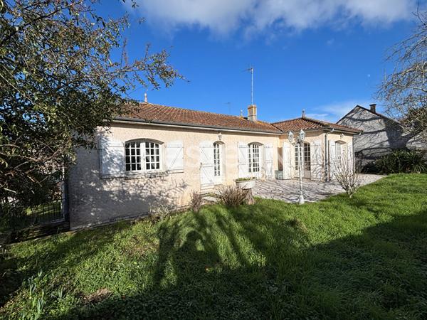 VIHIERS ? Maison de plain-pied avec 1 000 m² de terrain, 3 chambres - D6011