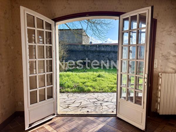 VIHIERS ? Maison de plain-pied avec 1 000 m² de terrain, 3 chambres - D6011