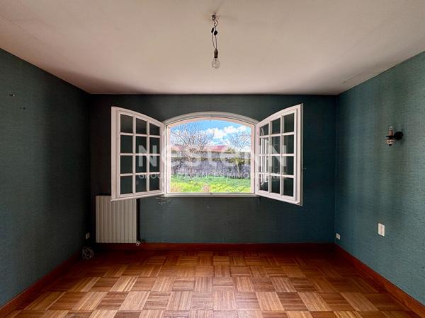 VIHIERS ? Maison de plain-pied avec 1 000 m² de terrain, 3 chambres - D6011