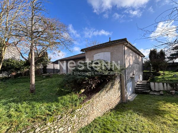 VIHIERS ? Maison de plain-pied avec 1 000 m² de terrain, 3 chambres - D6011