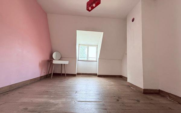 Maison à vendre    5 pièces •  Guise