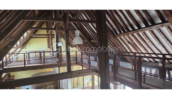 ✨ EXCLUSIVITÉ – BIEN RARE À LA VENTE ✨

Grange de caractère – 310 m² | Charme, volumes & potentiel exceptionnel

Idéale pour les amoureux de belles pierres, les projets de vie atypiques ou les envies d’évasion, cette superbe grange entièrement restaurée vous ouvre les portes d’un lieu unique, chargé d’histoire et d’authenticité.

Dès les premiers instants, le charme opère : volumes généreux, atmosphère chaleureuse et éléments anciens mis en valeur avec élégance. Le magnifique four à pain d’époque, véritable pièce maîtresse, confère à cette propriété un cachet rare.

Située dans un environnement calme et recherché, à proximité immédiate des commodités (commerces, écoles, mairie) et bénéficiant d’un accès rapide à l’A13, elle offre un parfait équilibre entre sérénité et praticité.

🔎 Descriptif du bien
Au rez-de-chaussée :
• Une grande pièce avec four à pain ancien
• Un espace sanitaires
• Deux grandes pièces avec sanitaires
• Une pièce technique avec chaufferie et sanitaires

À l’étage :
• Une vaste pièce principale lumineuse
• Une grande pièce complémentaire
• Des espaces mansardés offrant de nombreuses possibilités d’aménagement
• Une magnifique structure en bois apparente, apportant charme et authenticité à l’ensemble.

À l’extérieur, vous profiterez d’un agréable espace verdoyant de 603m² ainsi que de stationnements.
💡 Un véritable atout : possibilité de créer un gîte indépendant — idéal pour un projet familial, touristique ou un investissement locatif.

✔ Cachet de l’ancien préservé
✔ Volumes rares et modulables
✔ Fort potentiel d’exploitation
✔ Environnement paisible et accessible

📞 Contactez moi au 06 83 30 17 01 pour organiser une visite et laissez-vous séduire !